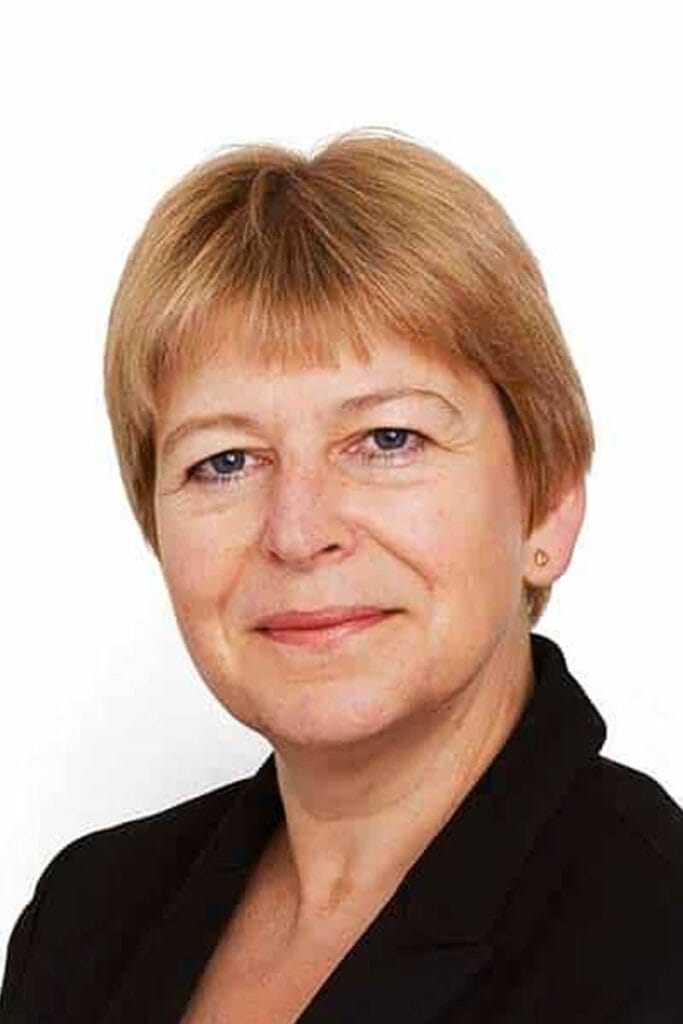 evelyn todd headshot