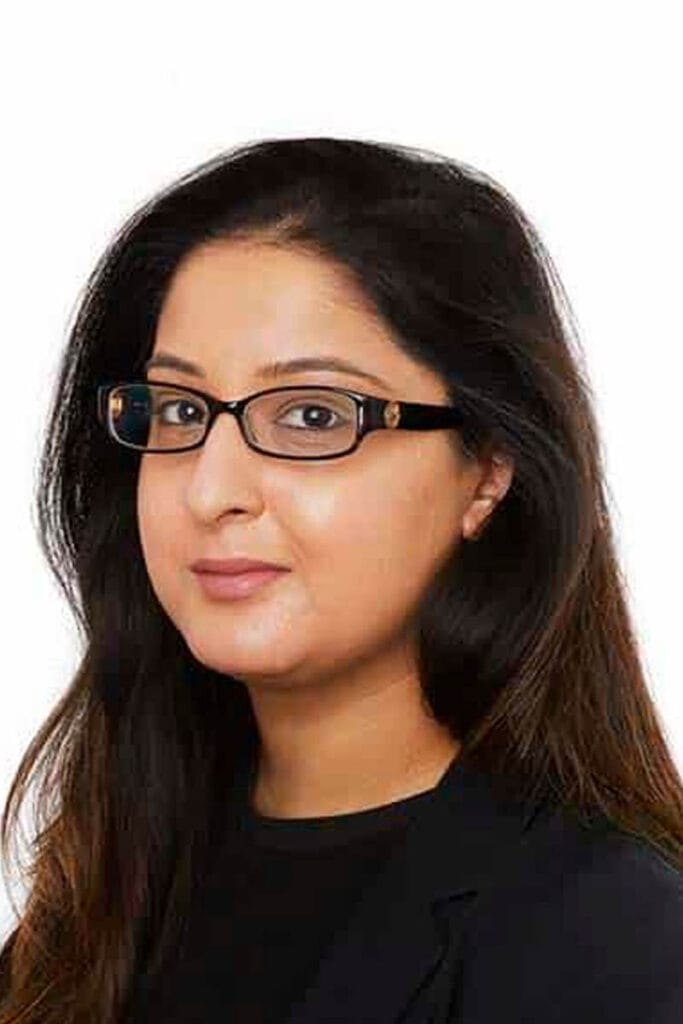 fatimah iqbal headshot